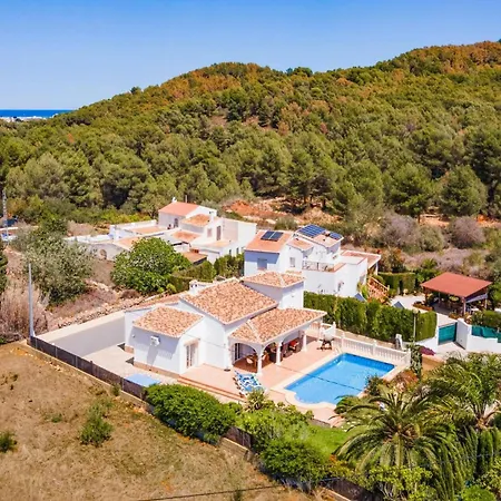 Villa Elemed By